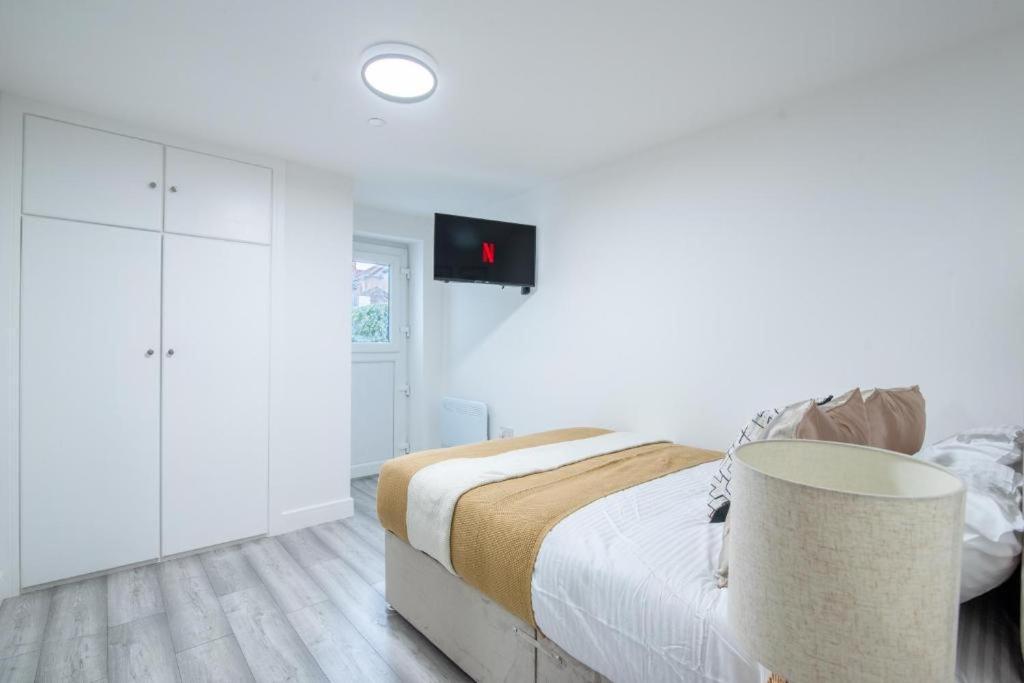 Luxurious Apartments - In Кардиф Екстериор снимка