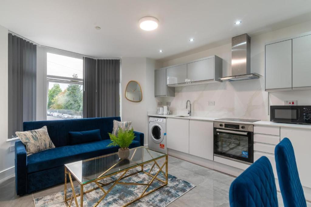 Luxurious Apartments - In Кардиф Екстериор снимка